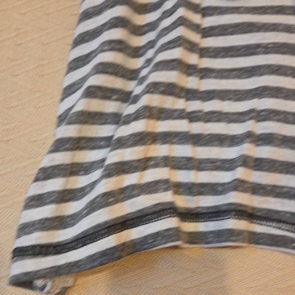 Gray and Black Long Sleeve Women's Top - Picture 4 of 7